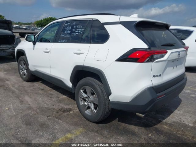 2T3P1RFV5RC455147 Toyota Rav4 Xle
