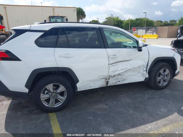 2T3P1RFV5RC455147 Toyota Rav4 Xle