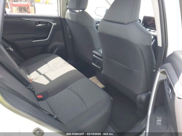 2T3P1RFV5RC455147 Toyota Rav4 Xle