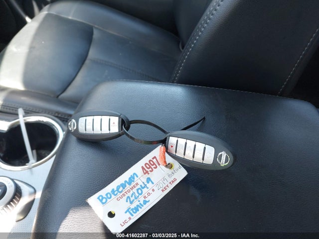 5N1DR2MM5KC612594 Nissan Pathfinder Sl