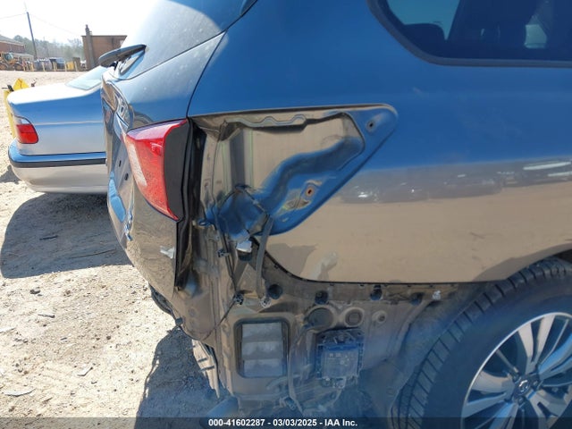5N1DR2MM5KC612594 Nissan Pathfinder Sl