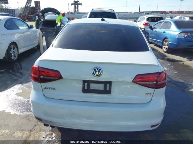 3VWD17AJ0GM305582 Volkswagen Jetta 1.8t Sport