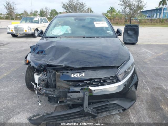 3KPF24AD1PE550452 KIA Forte Lxs