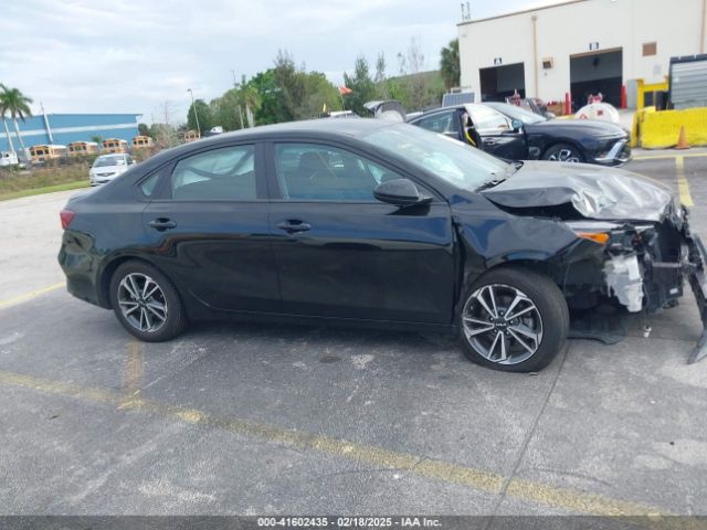 3KPF24AD1PE550452 KIA Forte Lxs