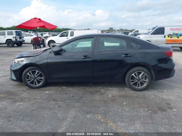 3KPF24AD1PE550452 KIA Forte Lxs