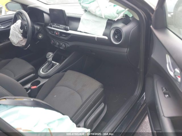 3KPF24AD1PE550452 KIA Forte Lxs