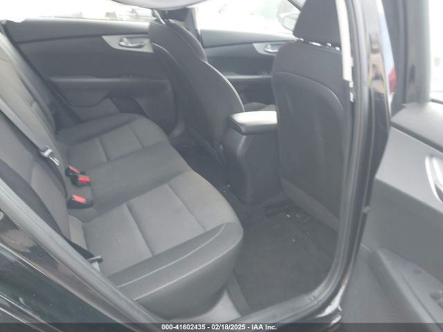 3KPF24AD1PE550452 KIA Forte Lxs