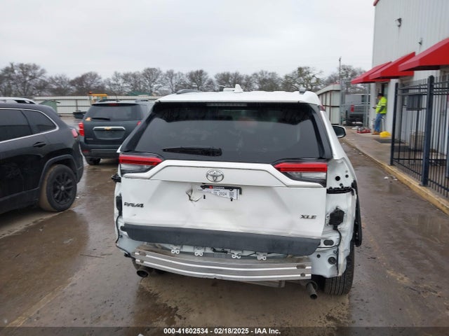 Toyota Rav4 Xle 2021 2T3W1RFVXMC121202 Image 17