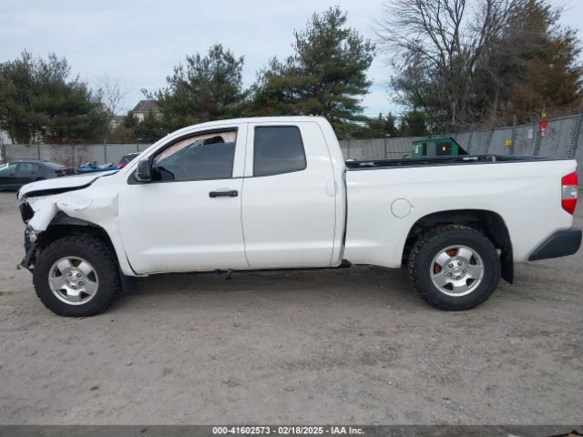 5TFUM5F1XHX071440 Toyota Tundra Sr 4.6l V8