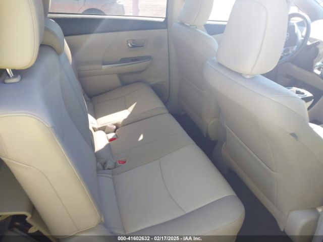 JTDZN3EU1FJ025627 Toyota PRIUS V