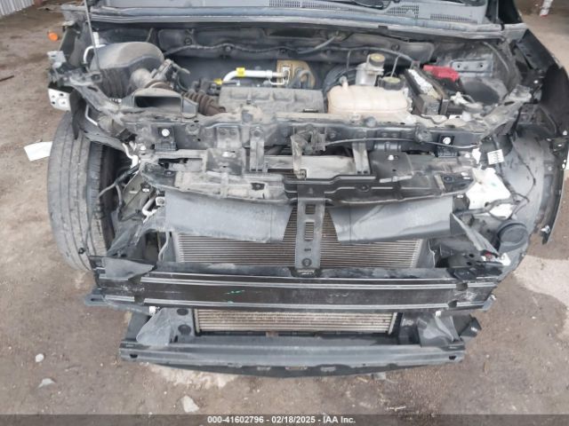 KL7CJKSB8MB360595 Chevrolet Trax Fwd Ls