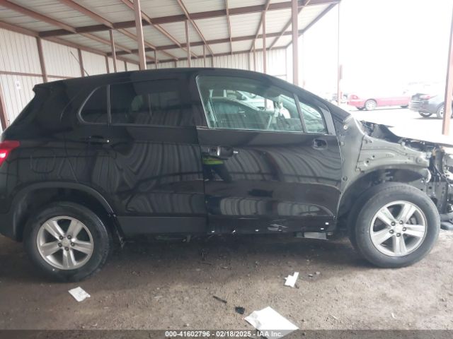 KL7CJKSB8MB360595 Chevrolet Trax Fwd Ls