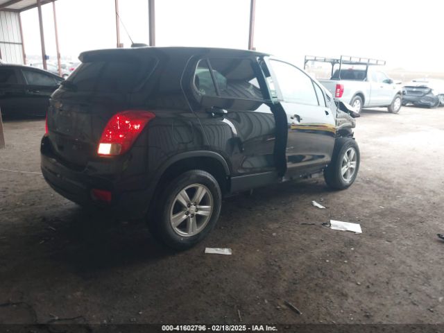 KL7CJKSB8MB360595 Chevrolet Trax Fwd Ls