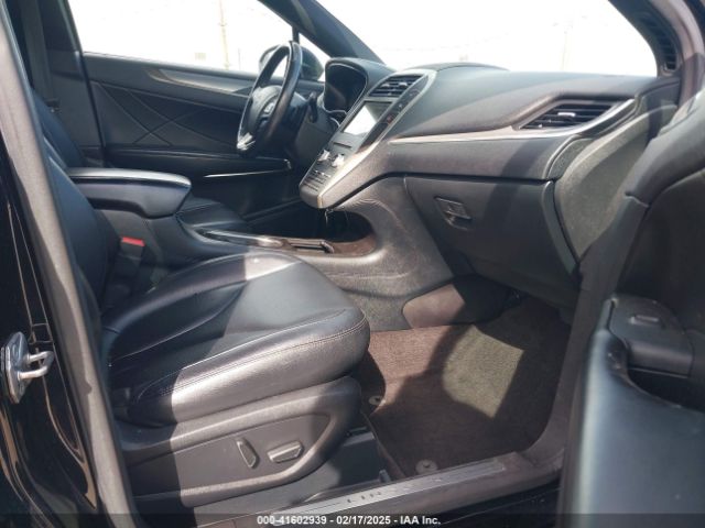 5LMCJ1C99HUL03978 Lincoln Mkc Premiere