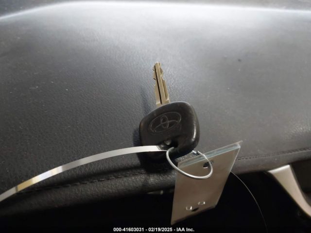 2T1BURHE0HC909181 Toyota COROLLA L
