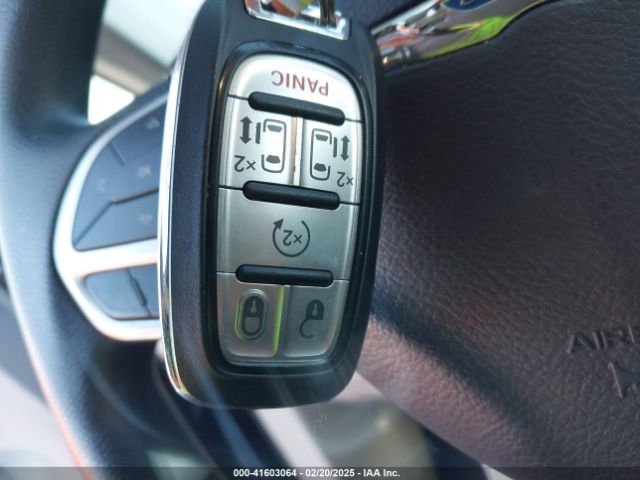 2C4RC1DG7MR524009 Chrysler Voyager Lxi