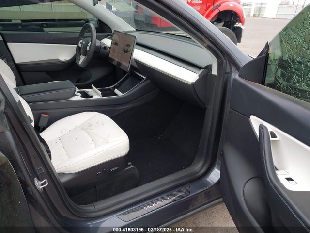 2021 TESLA MODEL Y 5YJYGDEF4MF093227 Photo 4