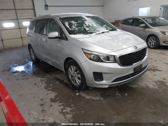 2017 KNDMB5C14H6254235 main image