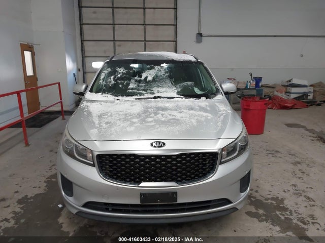 KIA SEDONA LX 2017 KNDMB5C14H6254235 Image 12