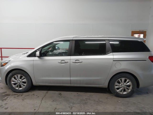 KIA SEDONA LX 2017 KNDMB5C14H6254235 Image 14