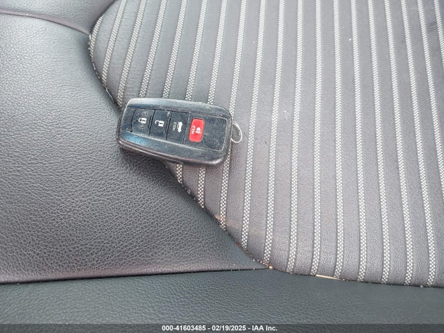 4T1B11HK6JU569460 Toyota CAMRY SE