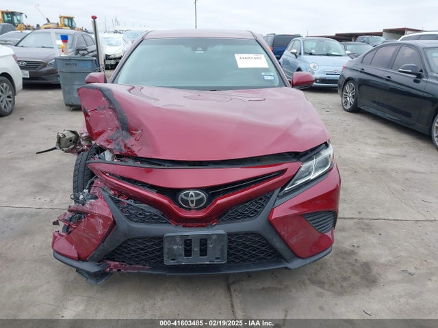 4T1B11HK6JU569460 Toyota CAMRY SE