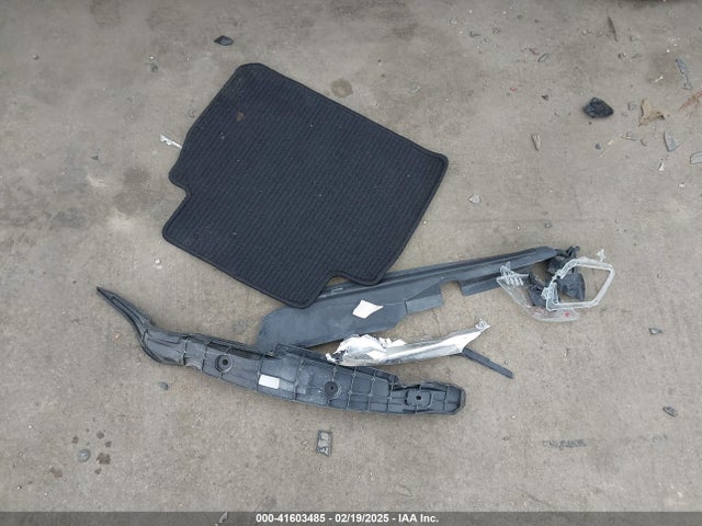 4T1B11HK6JU569460 Toyota CAMRY SE