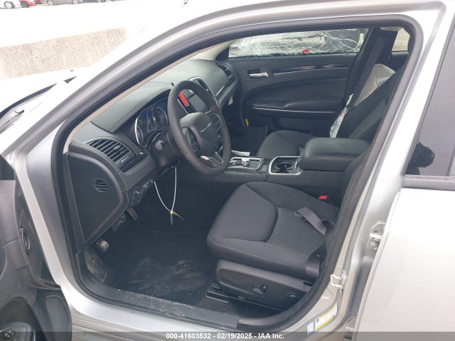 2C3CCAAG3PH706573 Chrysler 300 Touring