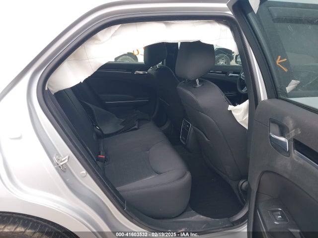 2C3CCAAG3PH706573 Chrysler 300 Touring