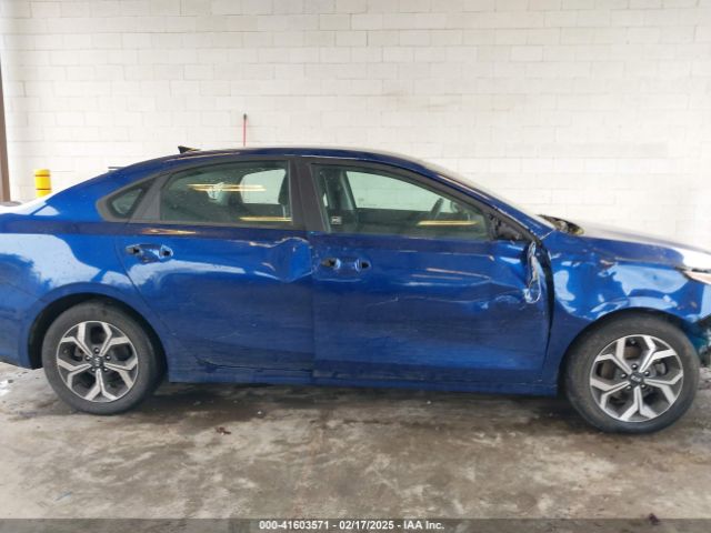 3KPF24AD4ME385962 KIA Forte Lxs