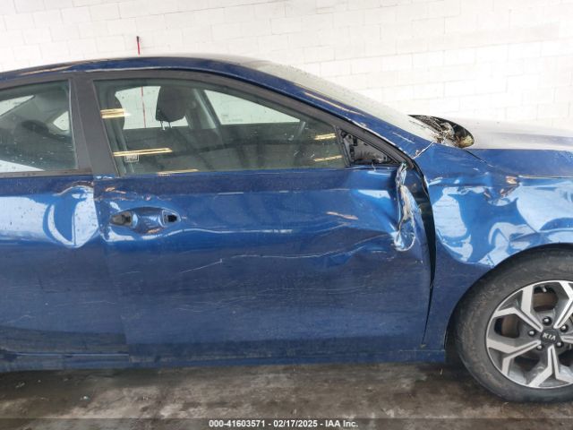 3KPF24AD4ME385962 KIA Forte Lxs