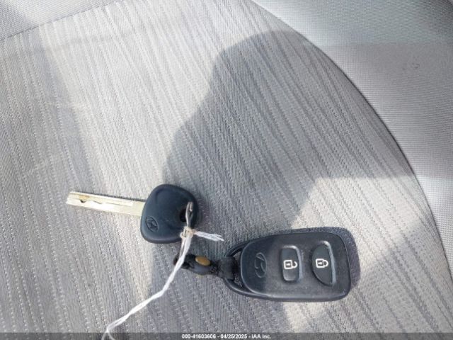 KMHCT4AE1GU057800 Hyundai ACCENT SE
