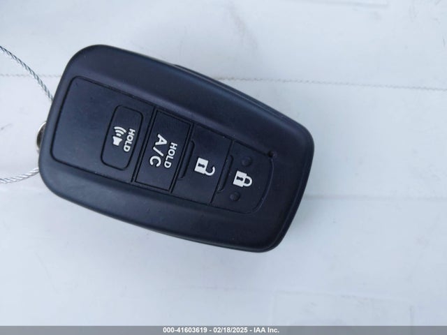 Toyota Prius Two 2017 JTDKBRFU6H3036464 Image 11