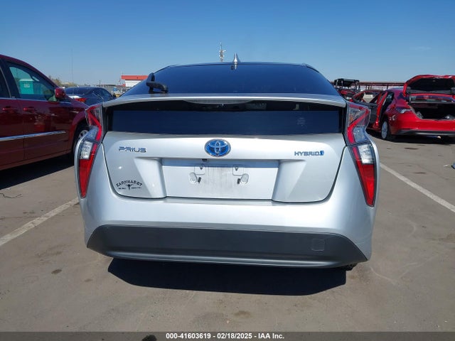 Toyota Prius Two 2017 JTDKBRFU6H3036464 Image 16