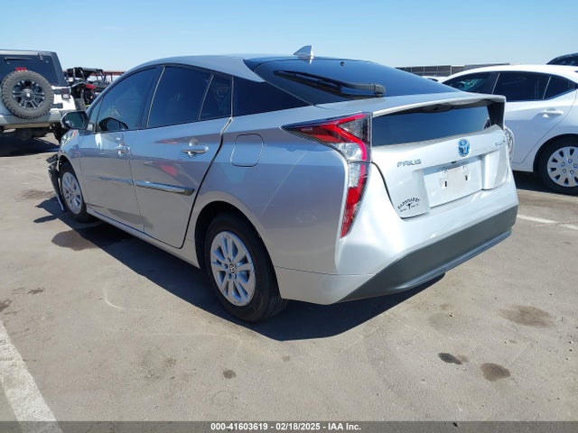 Toyota Prius Two 2017 JTDKBRFU6H3036464 Image 3