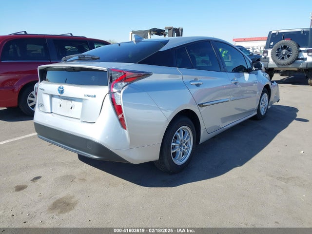 Toyota Prius Two 2017 JTDKBRFU6H3036464 Image 4
