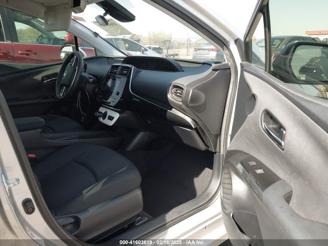 Toyota Prius Two 2017 JTDKBRFU6H3036464 Image 5