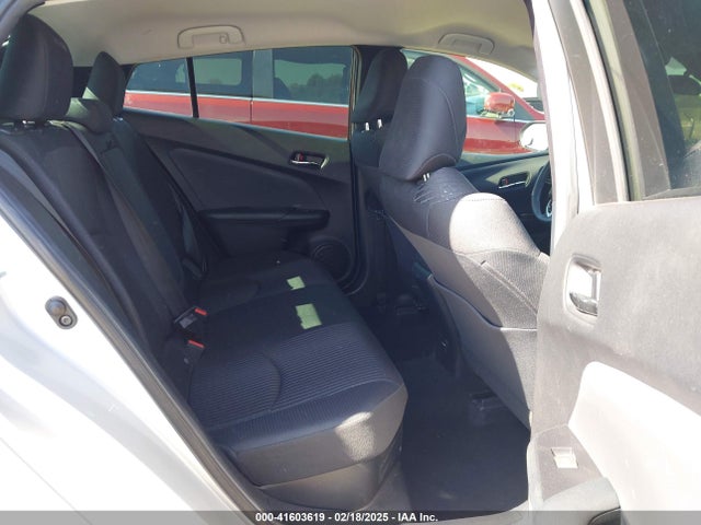 Toyota Prius Two 2017 JTDKBRFU6H3036464 Image 8