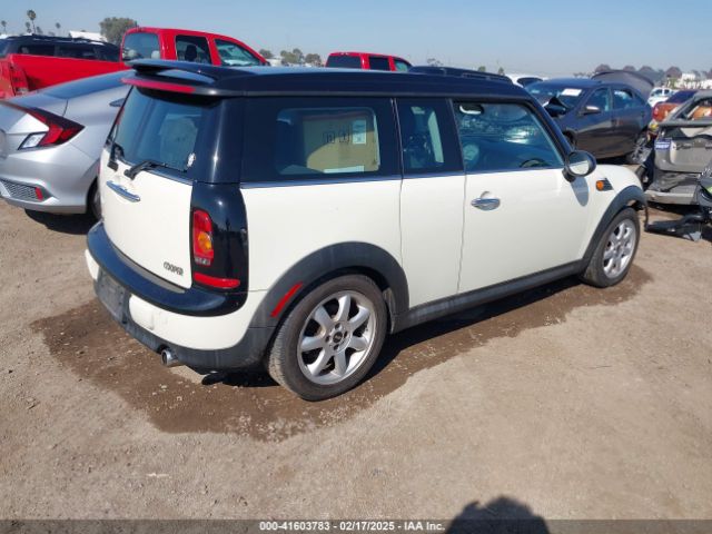 2010 MINI COOPER CLUBMAN WMWML3C5XATX38502 Photo 3