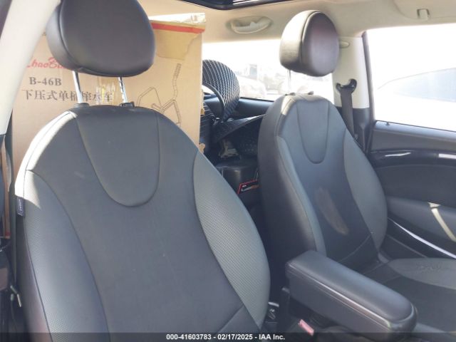 2010 MINI COOPER CLUBMAN WMWML3C5XATX38502 Photo 7