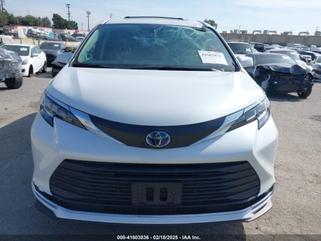 5TDJRKEC4NS075796 Toyota SIENNA XLE