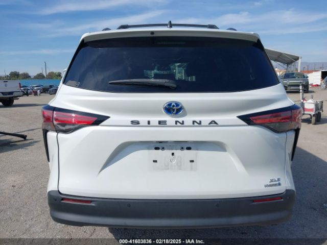 5TDJRKEC4NS075796 Toyota SIENNA XLE