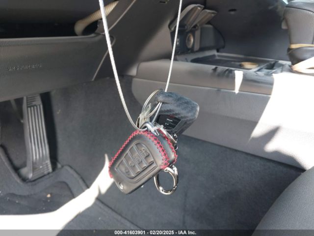 4T1C11AK8NU675204 Toyota CAMRY LE