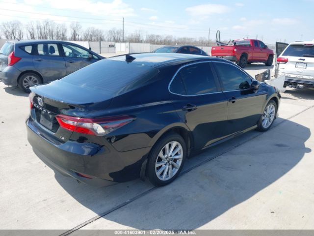 4T1C11AK8NU675204 Toyota CAMRY LE