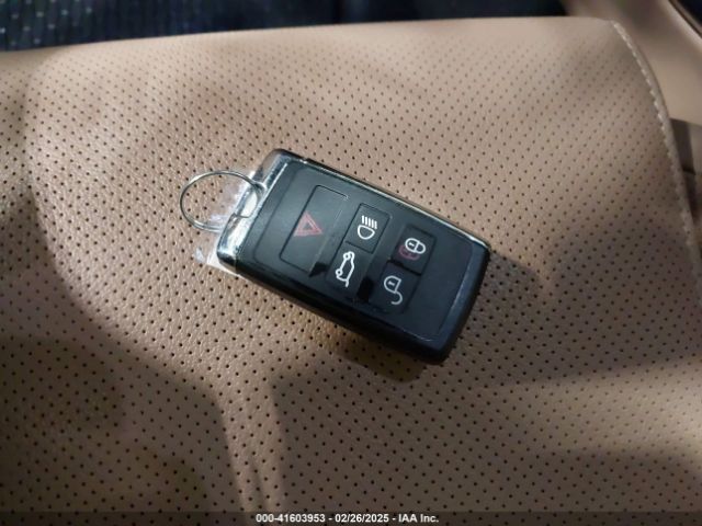 2021 JAGUAR F-PACE SADCJ2EU0MA680777 Photo 10