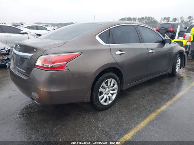 Nissan Altima 2.5 S 2015 1N4AL3AP8FC440800 Image 4