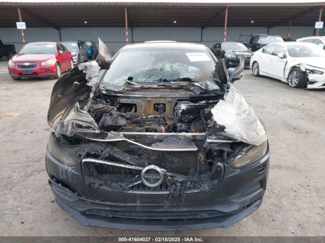 LVY982MK5JP027302 Volvo S90 T5 Momentum