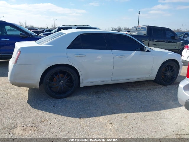 Chrysler 300 300s 2014 2C3CCAGG1EH375447 Image 13