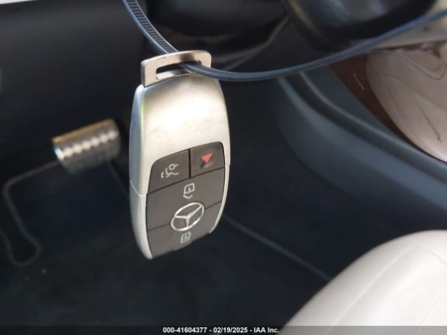 WDDUG8DB1JA418379 Mercedes-Benz S 560