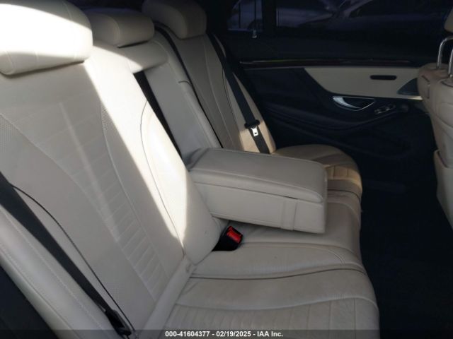 WDDUG8DB1JA418379 Mercedes-Benz S 560